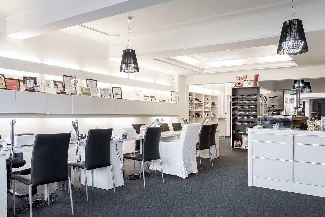 Nagelstudio Jadwiga, Grote Steenweg, Antwerpen