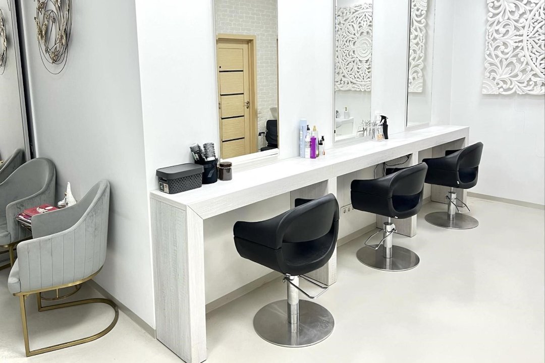 Hairfix_Ren, Pilaite, Vilnius