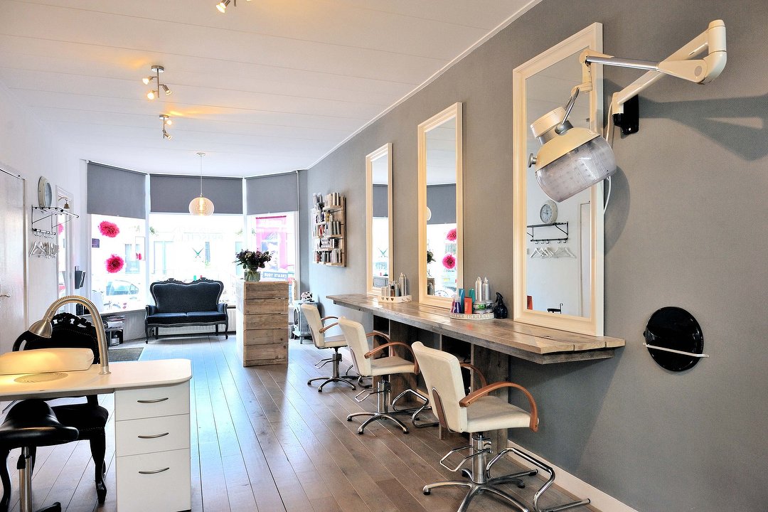Kapsalon Cissa’s & Rowena's, Thomsonplein, Den Haag